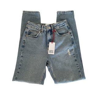 UO BDG High-Waisted Mom Jean – Distressed Light Wash Women’s Size 24W 32L